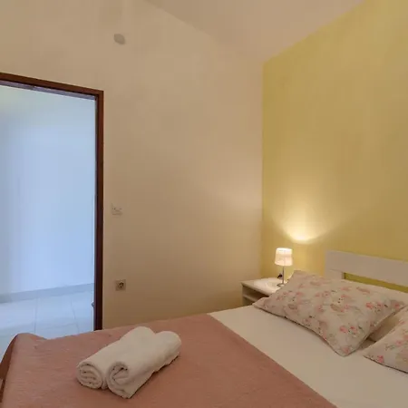 Oliverius Apartment *